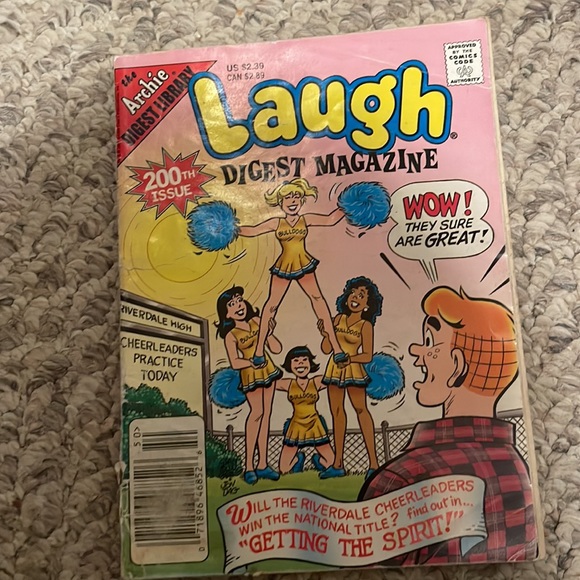 TWO PACK OF RANDOM ARCHIE OR BETTY AND VERONICA BOOK - Picture 4 of 7